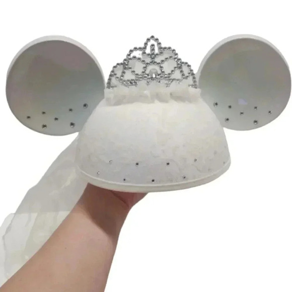 {Disney Parks} Authentic Bridal Minnie Mouse Hat - Adult Women's - Picture 1 of 13